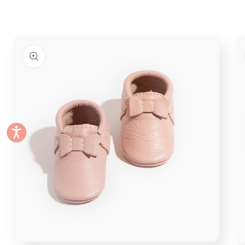 Freshly Picked Blush Bow Moccasins size 0